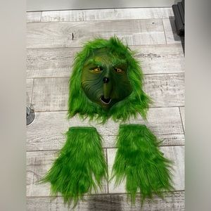 The Grinch-Themed Christmas Cosplay Set - Mask and Gloves